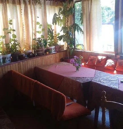 Pensión Edelvays House